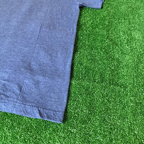 Walt Disney World Magic Kingdom Castle Short Sleeve Crew Neck T-Shirt Size S - Picture 10 of 13